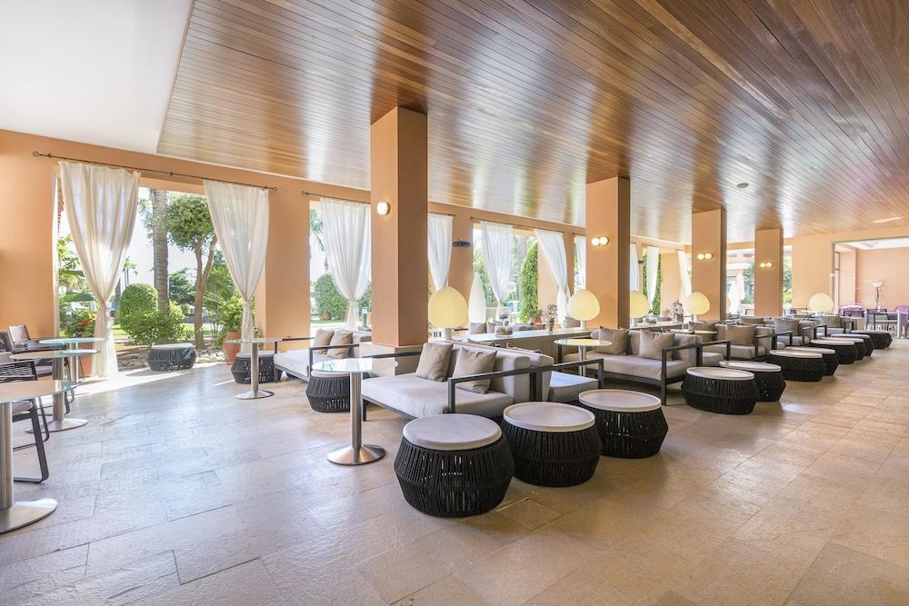 Hipotels Barrosa Palace & Spa Chiclana de la Frontera Exterior photo The lobby
