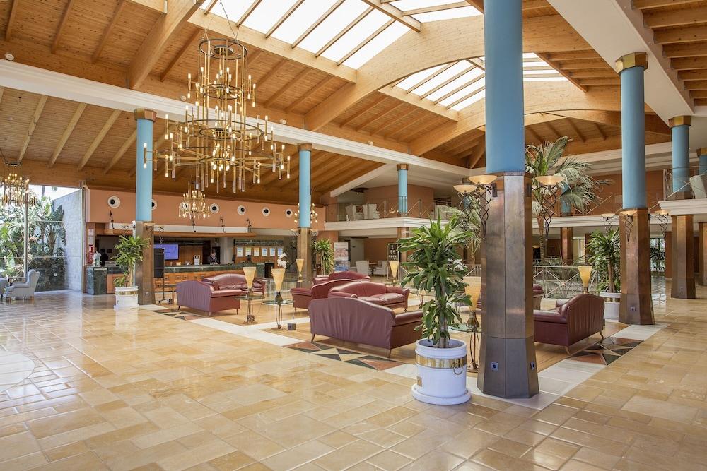 Hipotels Barrosa Palace & Spa Chiclana de la Frontera Exterior photo Lobby of the Hotel