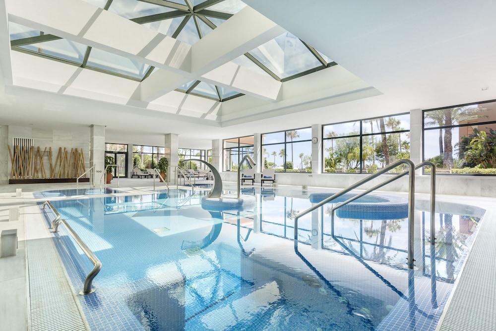 Hipotels Barrosa Palace & Spa Chiclana de la Frontera Exterior photo The swimming pool at the hotel