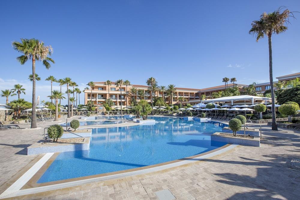 Hipotels Barrosa Palace & Spa Chiclana de la Frontera Exterior photo The resort's main pool